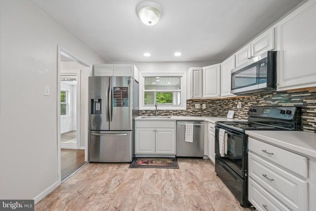 114 CHATHAM RD, Mount Laurel, NJ 08054