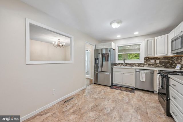114 CHATHAM RD, Mount Laurel, NJ 08054
