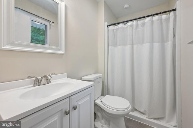 114 CHATHAM RD, Mount Laurel, NJ 08054