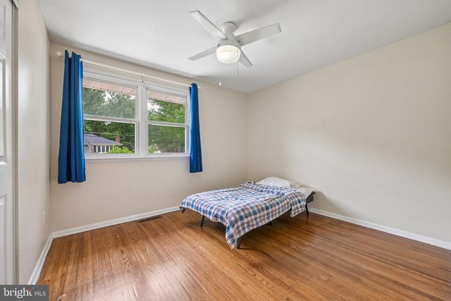 114 CHATHAM RD, Mount Laurel, NJ 08054