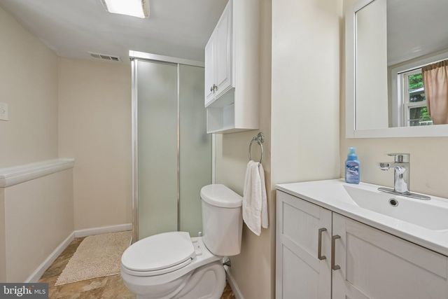 114 CHATHAM RD, Mount Laurel, NJ 08054