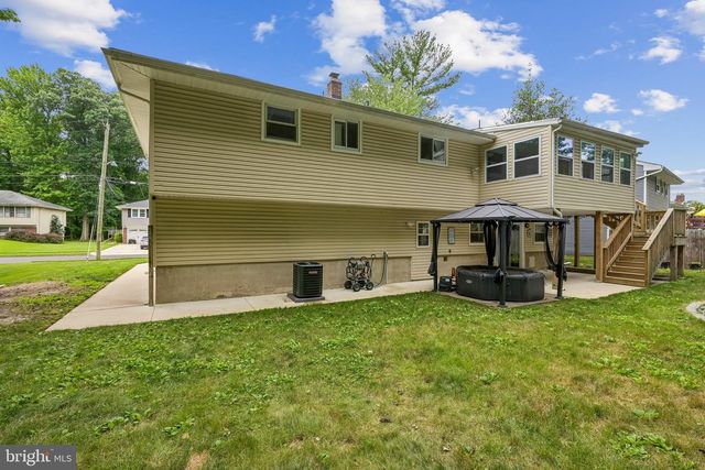 114 CHATHAM RD, Mount Laurel, NJ 08054