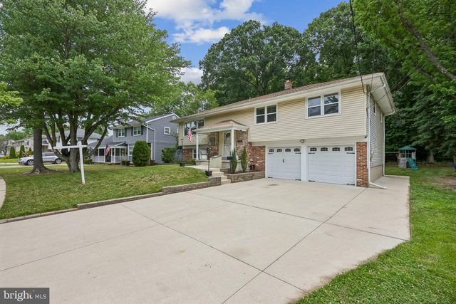 114 CHATHAM RD, Mount Laurel, NJ 08054