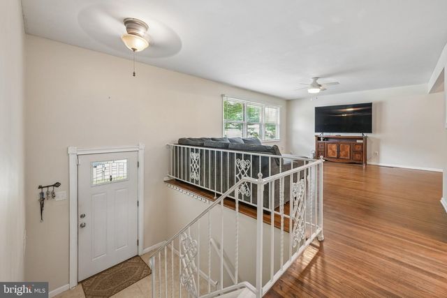 114 CHATHAM RD, Mount Laurel, NJ 08054