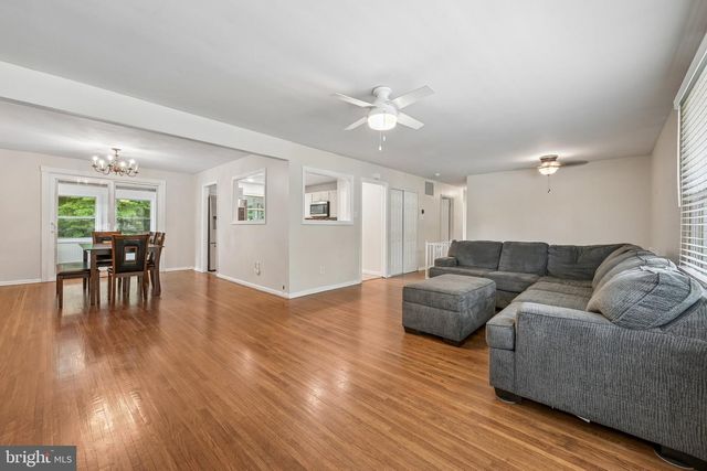114 CHATHAM RD, Mount Laurel, NJ 08054