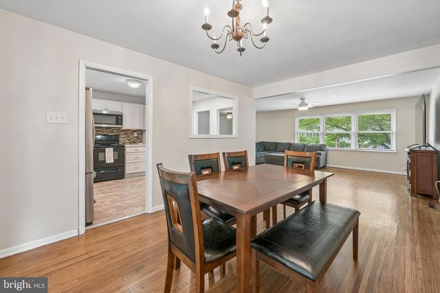 114 CHATHAM RD, Mount Laurel, NJ 08054