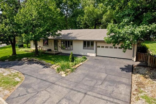 7200 W 83rd Street, Overland Park, KS 66204