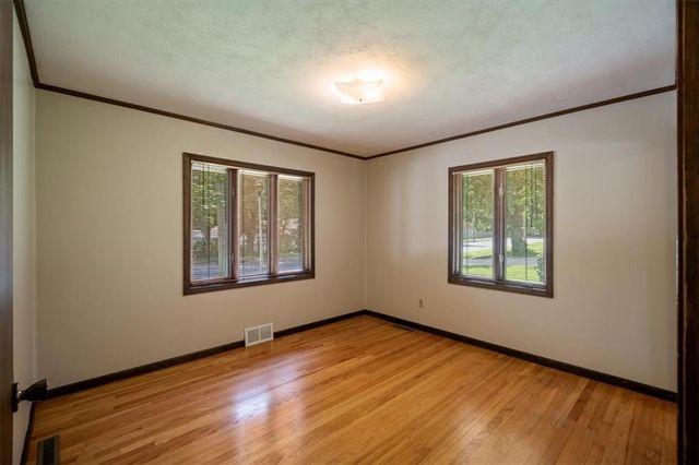 7200 W 83rd Street, Overland Park, KS 66204