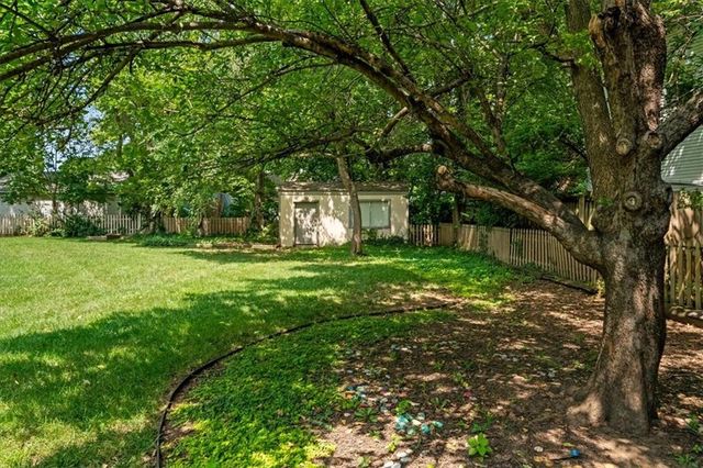 7200 W 83rd Street, Overland Park, KS 66204