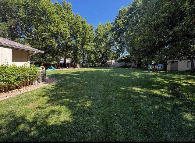 7200 W 83rd Street, Overland Park, KS 66204