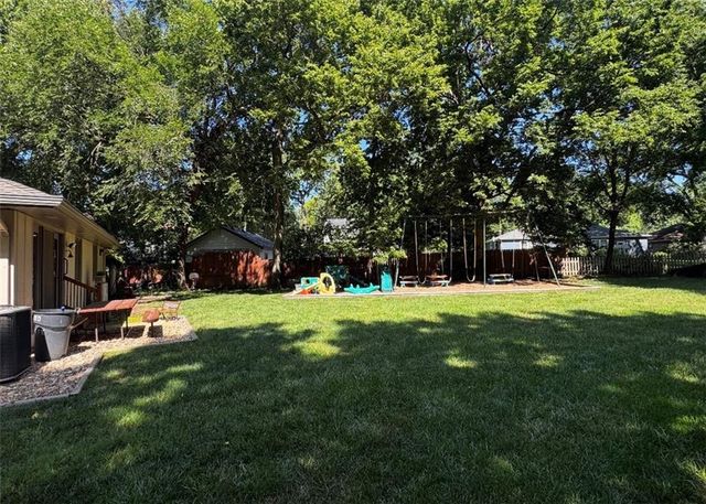 7200 W 83rd Street, Overland Park, KS 66204