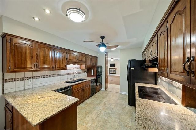 7200 W 83rd Street, Overland Park, KS 66204