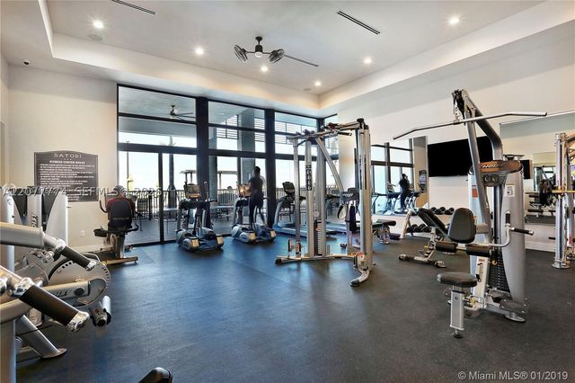 9116 NW 158th St, Miami Lakes, FL 33018