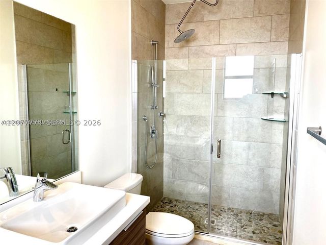 9116 NW 158th St, Miami Lakes, FL 33018