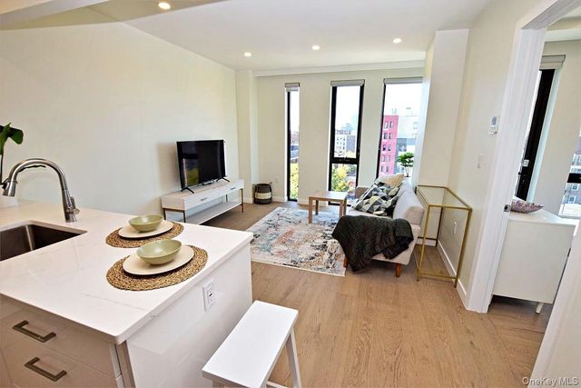 41-26 44th Street 8A, Sunnyside, NY 11104