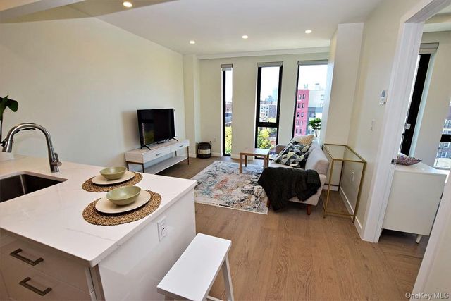 41-26 44th Street 8A, Sunnyside, NY 11104