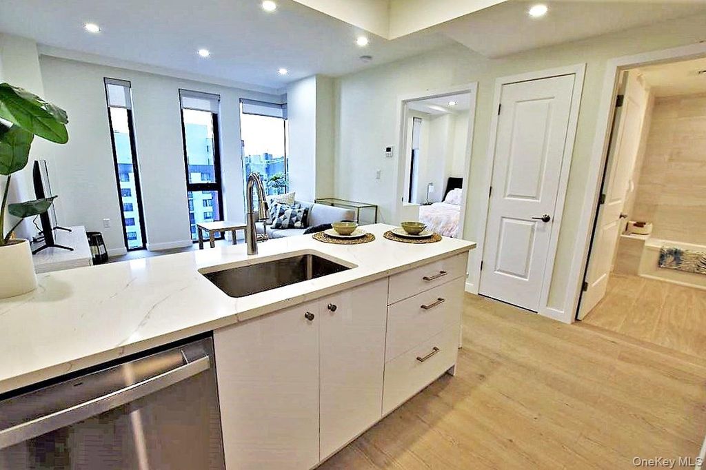 41-26 44th Street 8A, Sunnyside, NY 11104