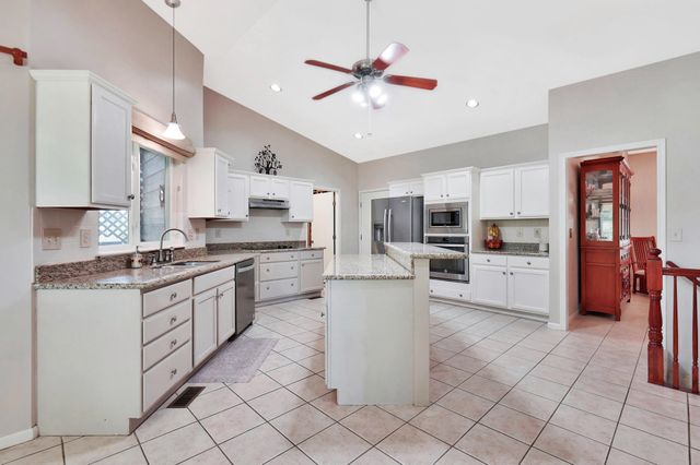 3446 N Hazelwood CT, Wichita, KS 67205