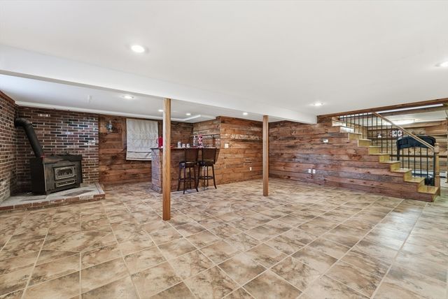 23 Peros Drive, Agawam, MA 01001