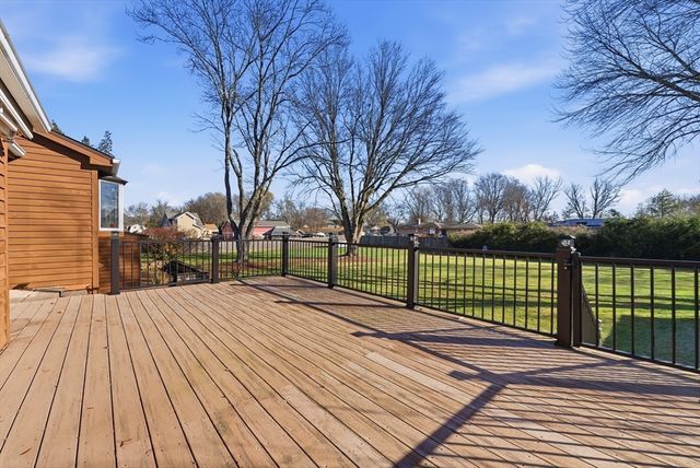 23 Peros Drive, Agawam, MA 01001