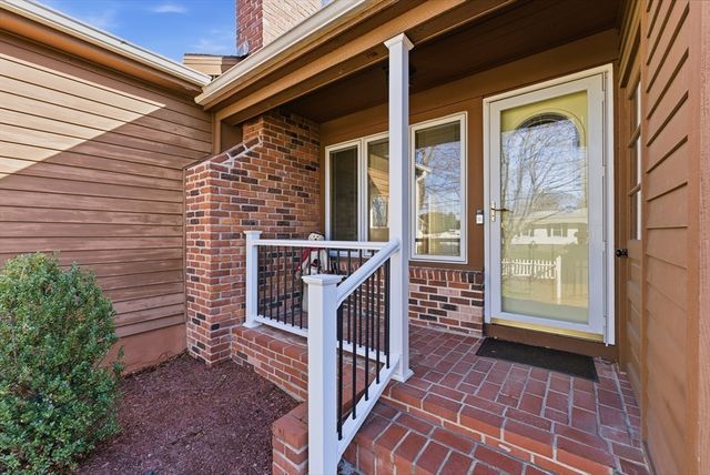 23 Peros Drive, Agawam, MA 01001