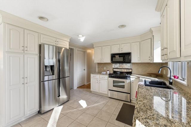 23 Peros Drive, Agawam, MA 01001