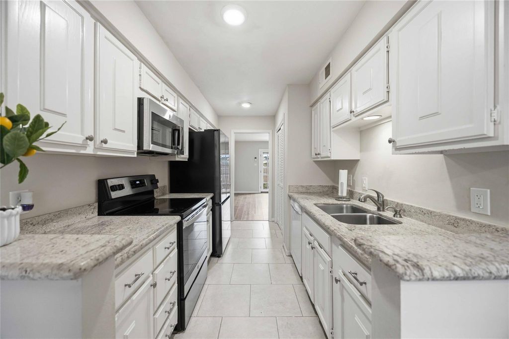 10336 Briar Forest Drive, Houston, TX 77042