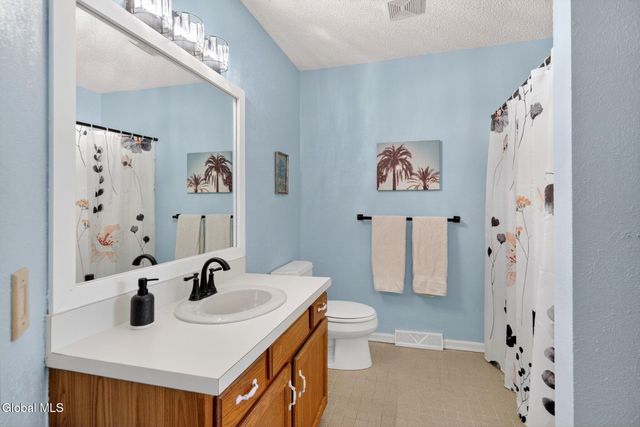525 Highwood Circle, Guilderland, NY 12203
