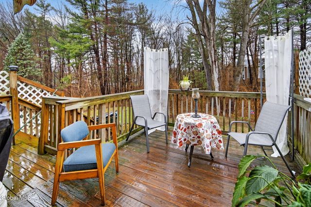525 Highwood Circle, Guilderland, NY 12203