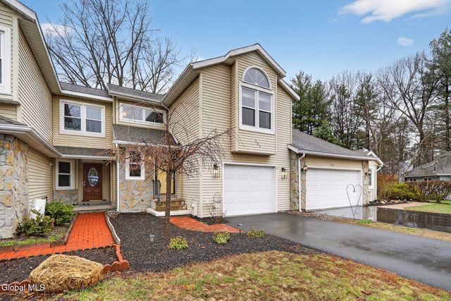 525 Highwood Circle, Guilderland, NY 12203