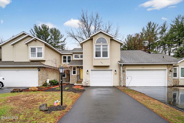 525 Highwood Circle, Guilderland, NY 12203