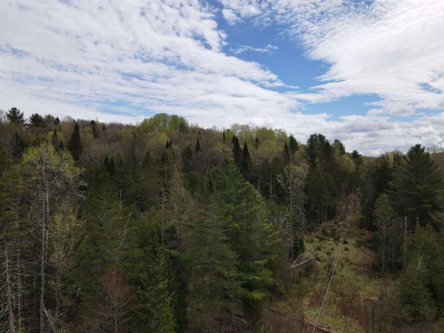 478 King Road, Glover, VT 05875