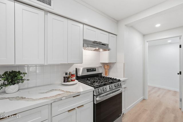 2047 E VIRGINIA Avenue, Phoenix, AZ 85006