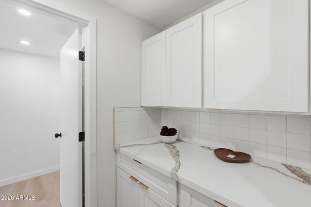 2047 E VIRGINIA Avenue, Phoenix, AZ 85006