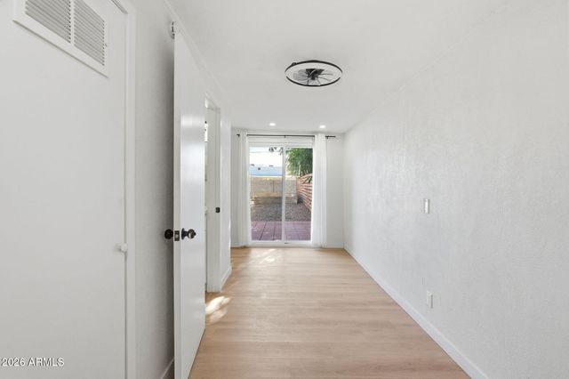 2047 E VIRGINIA Avenue, Phoenix, AZ 85006