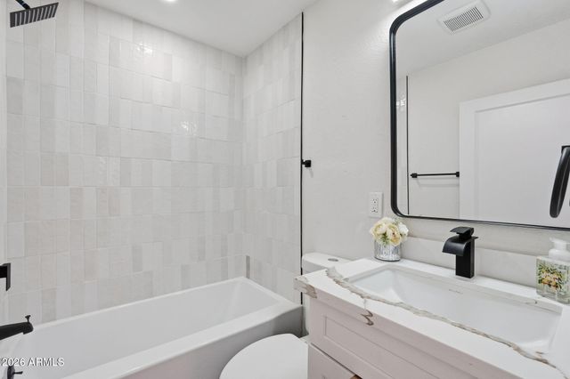 2047 E VIRGINIA Avenue, Phoenix, AZ 85006