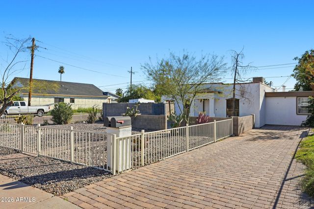2047 E VIRGINIA Avenue, Phoenix, AZ 85006