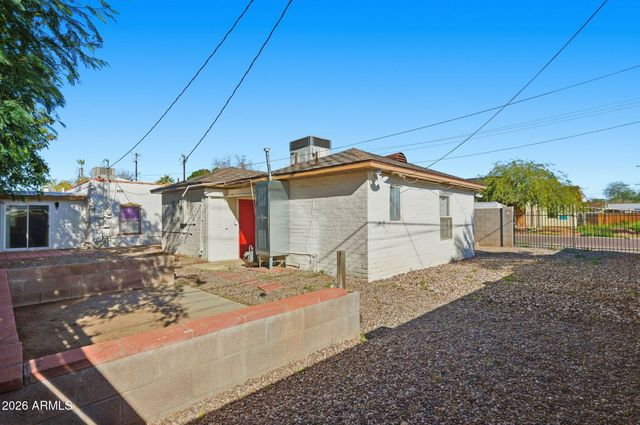 2047 E VIRGINIA Avenue, Phoenix, AZ 85006