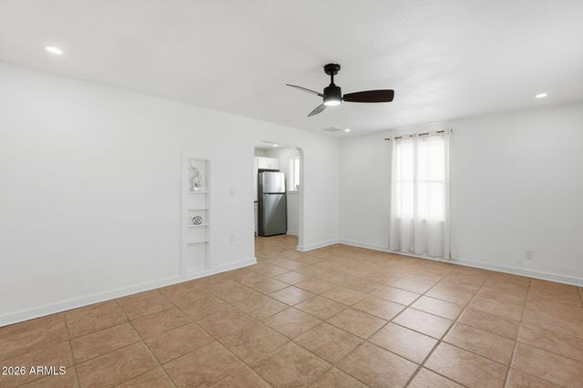 2047 E VIRGINIA Avenue, Phoenix, AZ 85006