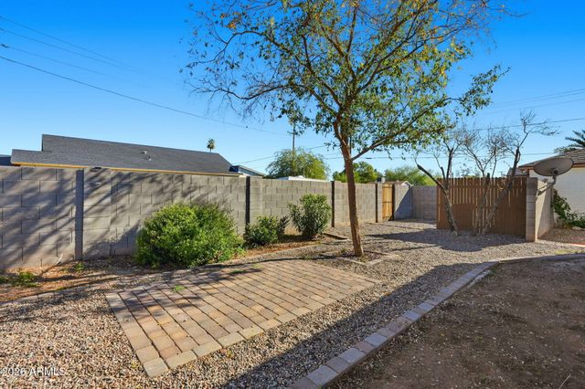 2047 E VIRGINIA Avenue, Phoenix, AZ 85006