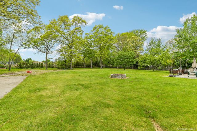 1374 Saxon Avenue, Bay Shore, NY 11706