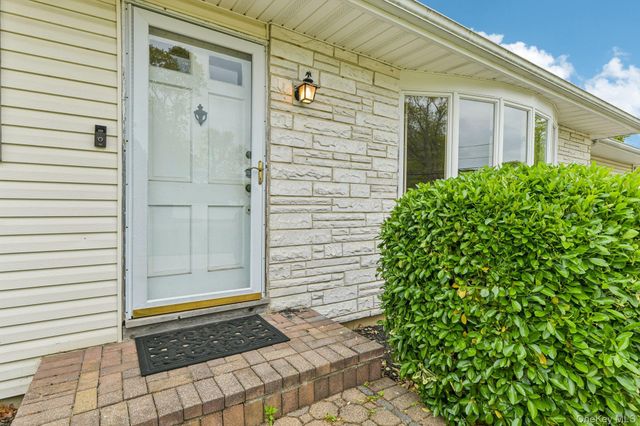 1374 Saxon Avenue, Bay Shore, NY 11706