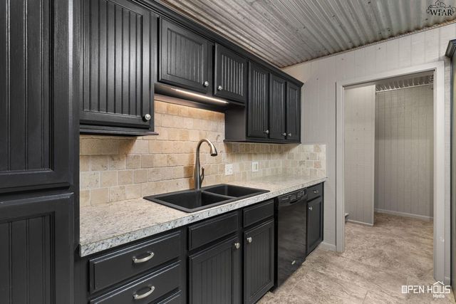 8379 FM 368, Iowa Park, TX 76367