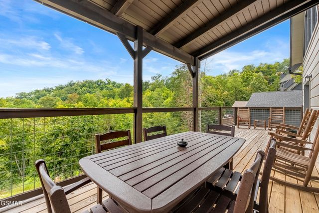 2111 Eagle Feather Drive, Sevierville, TN 37876