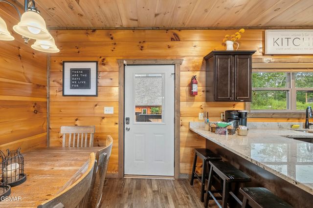 2111 Eagle Feather Drive, Sevierville, TN 37876