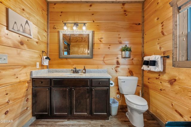 2111 Eagle Feather Drive, Sevierville, TN 37876