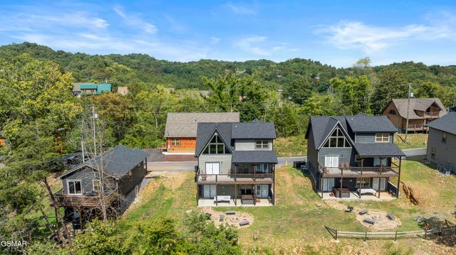 2111 Eagle Feather Drive, Sevierville, TN 37876