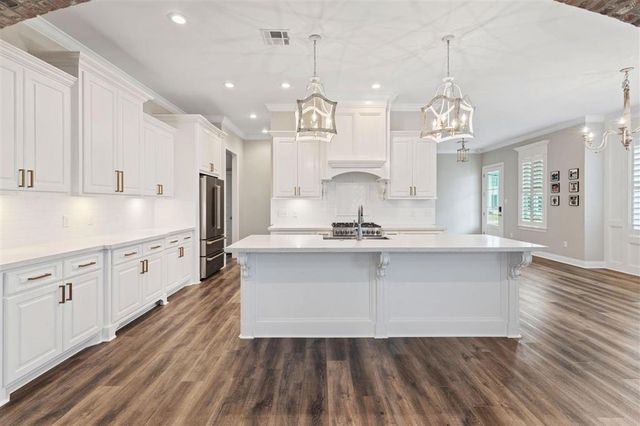 6539 White Oleander Circle W, Lake Charles, LA 70605