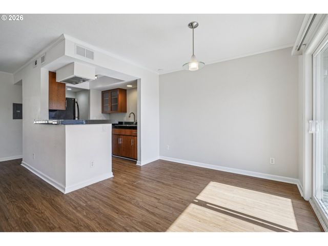 6600 Se DIVISION St 305, Portland, OR 97206