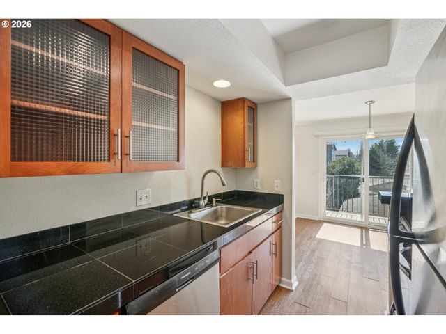 6600 Se DIVISION St 305, Portland, OR 97206